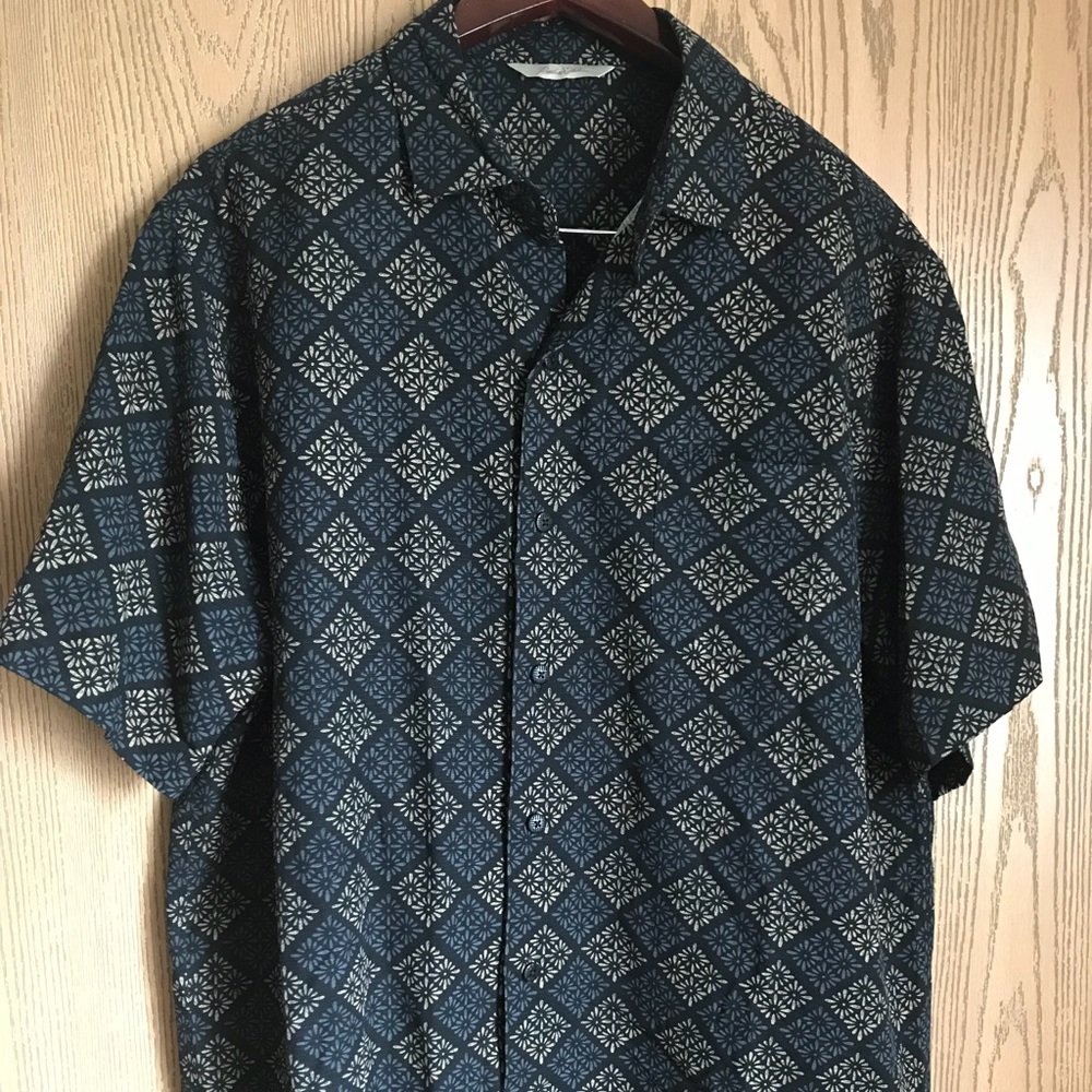 Tommy Bahama 100% Silk Shirt